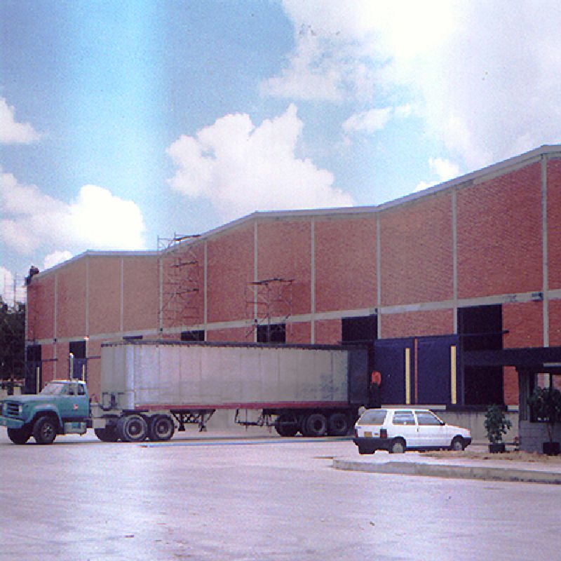 BODEGAS ICOLLANTAS | Bogotá, 1994