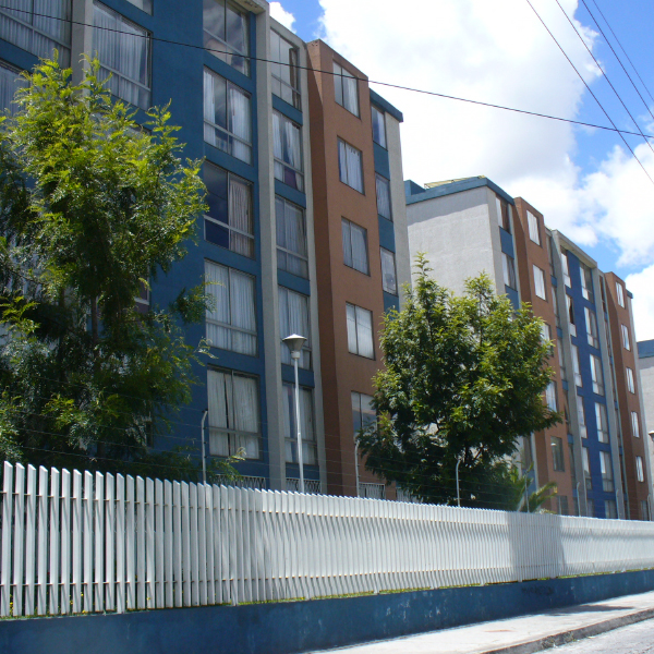 CONJUNTO RESIDENCIAL LA ALHAMBRA, Quito – Ecuador 2004