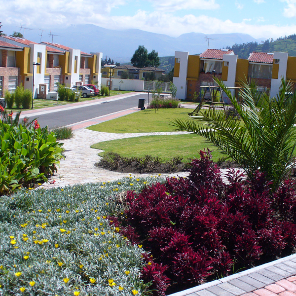 CONJUNTO RESIDENCIAL PARQUES DE ANDALUCÍA, Quito – Ecuador 2006