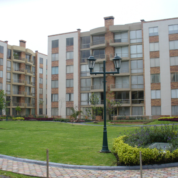 CONJUNTO RESIDENCIAL PORTAL DE ARAGÓN, Quito – Ecuador 2007